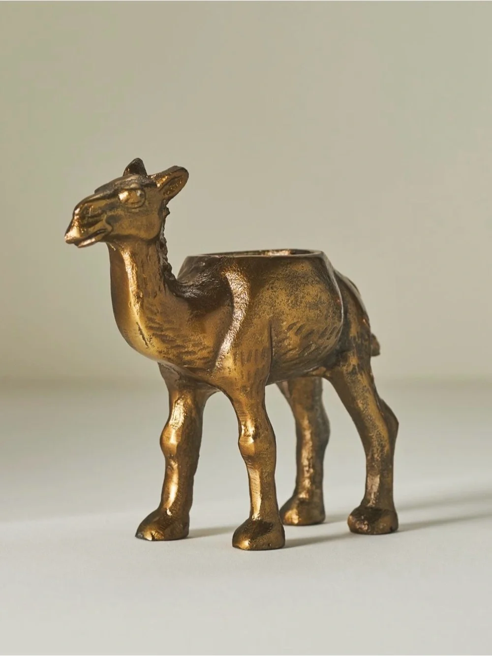 Cutest Bronze Colored Camel Planter from Anthropologie. NWT